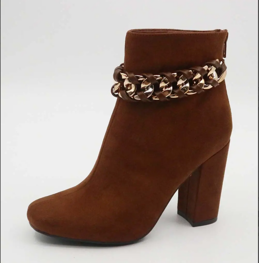Chunky Heel Round Toe Bootie with Ankle chain Details